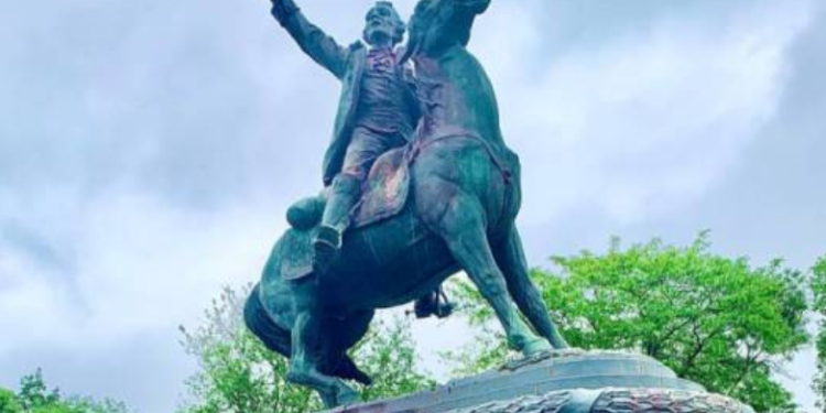 Измаильский горсовет решил перенести памятник Суворову в музей