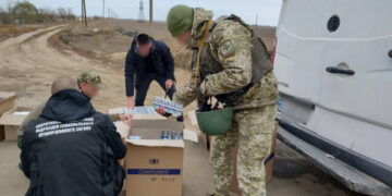 На Одещині виявили мікроавтобус, набитий безакцизними цигарками та алкоголем — Новини Одеської області