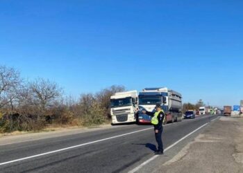 На трасі Одеса-Рені перевіряють фури та вантажівки: причина