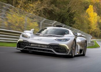 Не зря старались: суперкар-долгострой Mercedes-AMG One установил рекорд Нюрбургринга — АВТО НОВОСТИ