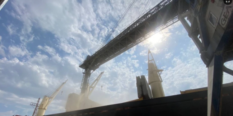 РФ погрожувала кораблям, які мали пройти «зерновим коридором». План зазнав фіаско