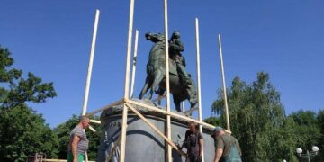 Суворов переедет к Ленину