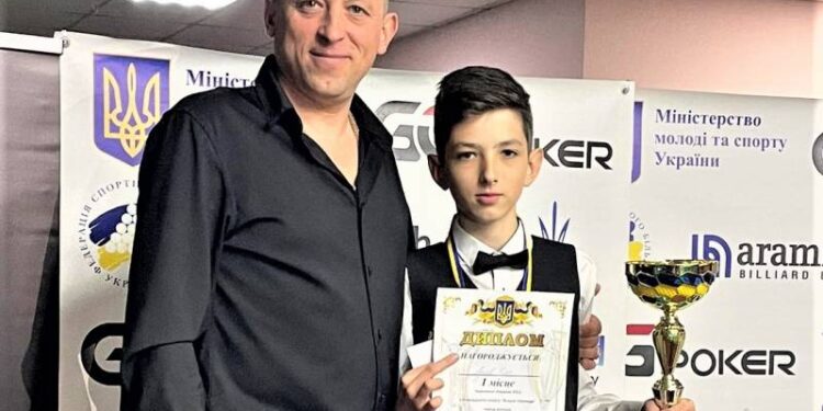 Третье «Золото» на чемпионате Украины по бильярду — неплохой трофей, не так ли? —  (ФОТО)