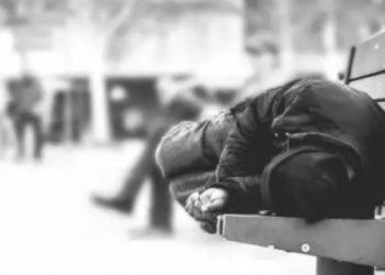 В Измаиле на скамейке нашли окровавленного мужчину