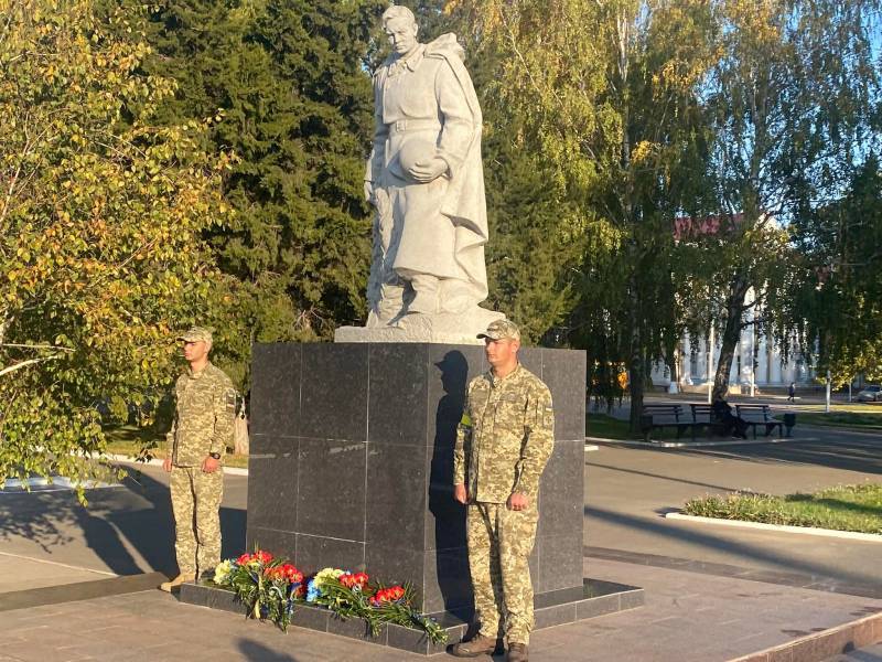 В Измаиле прошел митинг в 78-ю годовщину освобождения Украины от нацистских оккупантов (ФОТО) - Город 24