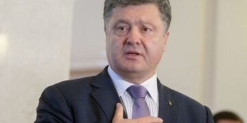 Порошенко дав коментар щодо видачі угорських паспортів на Закарпатті