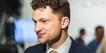 Уряд починає винищувати паперові процеси в держорганах, зараз на канцелярію в держорганах витрачається близько 100 млн гривень