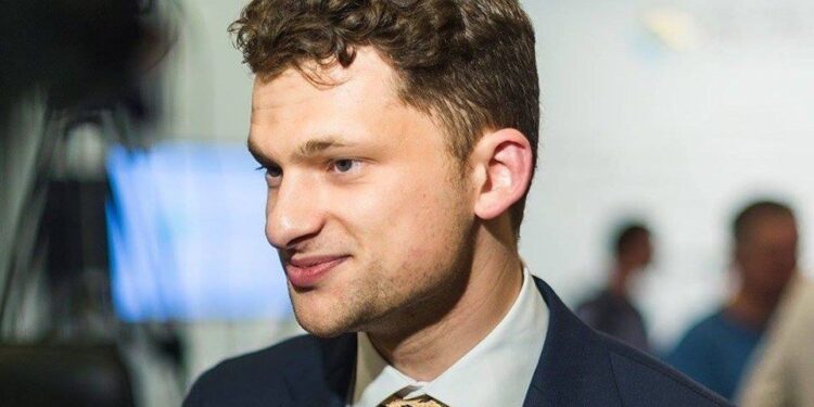 Уряд починає винищувати паперові процеси в держорганах, зараз на канцелярію в держорганах витрачається близько 100 млн гривень