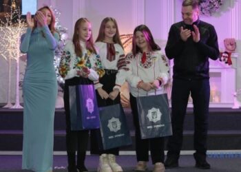 У МВС нагородили дітей, які проявили героїзм та відвагу під час війни