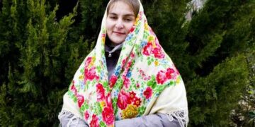 АРЦИЗЬКІ ДІВЧАТА ДОЛУЧИЛИСЯ ДО ВСЕУКРАЇНСЬКОГО ФЛЕШМОБУ «ЗРОБИ ФОТО З ХУСТКОЮ»