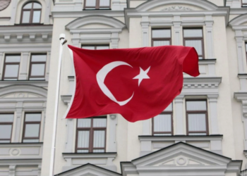 Ембарго в дії: Туреччина закрила протоки для частини танкерів з російською нафтою