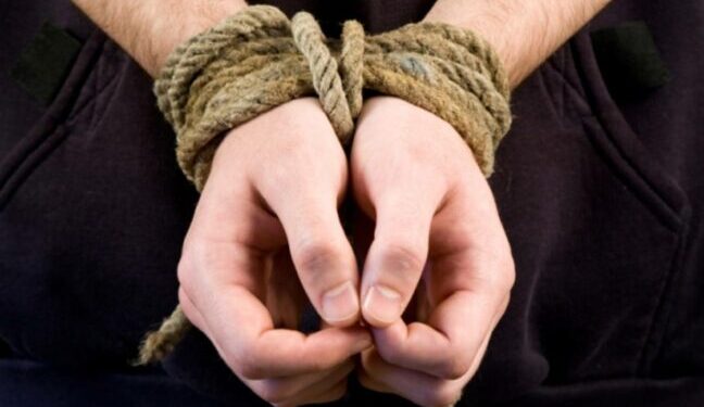 На Одещині чоловік катував двох односельців — Новини Одеської області