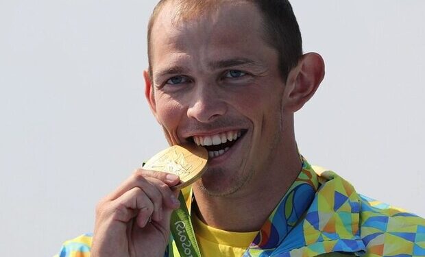 Помощь пострадавшим от войны: олимпийский чемпион из Одессы выставил на продажу свои медали