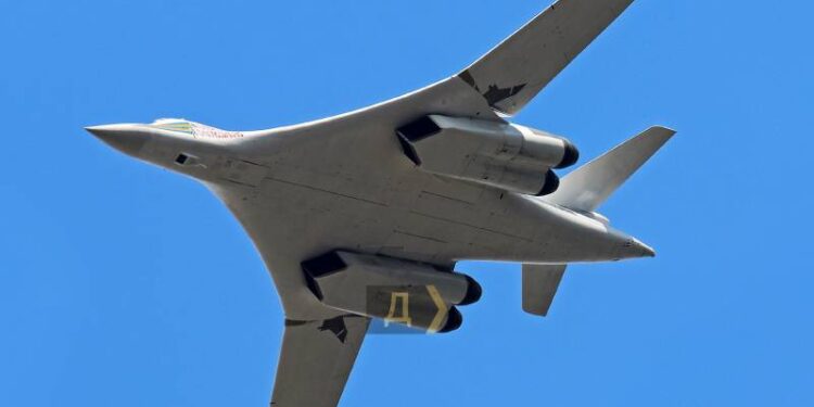 Росіяни перекинули стратегічні бомбардувальники в Амурську область: як це позначиться на війні