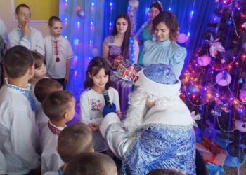 У Арцизькій громаді для дітей-переселенців та ДБСТ організували свято на День Святого Миколая