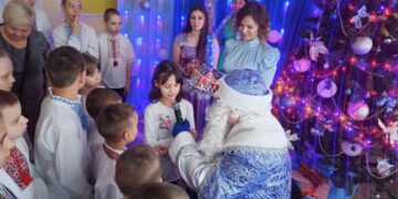 У Арцизькій громаді для дітей-переселенців та ДБСТ організували свято на День Святого Миколая