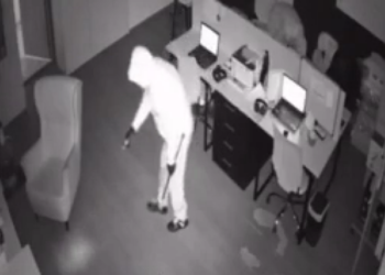 В Белгороде-Днестровском напали на гуманитарный штаб