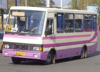 В Одеському районі з вини водія маршрутки сильно травмувалася дівчина — Новини Одеської області