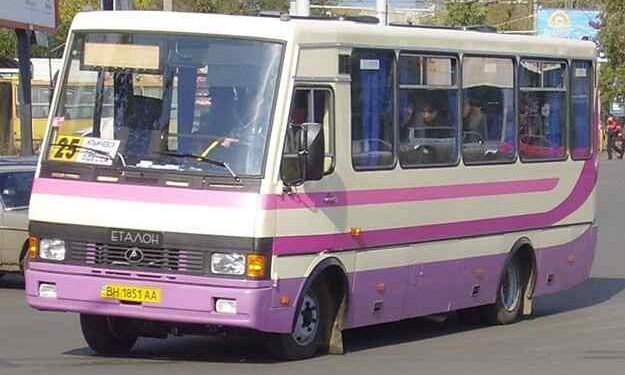 В Одеському районі з вини водія маршрутки сильно травмувалася дівчина — Новини Одеської області