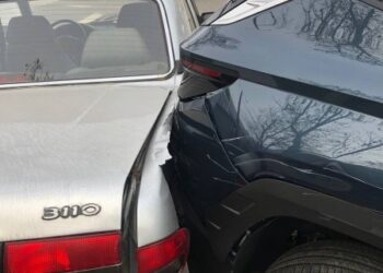 В Одесі літня водійка скоїла наїзд на батька із сином та зіткнення з іншим автомобілем  | Кримінальні новини