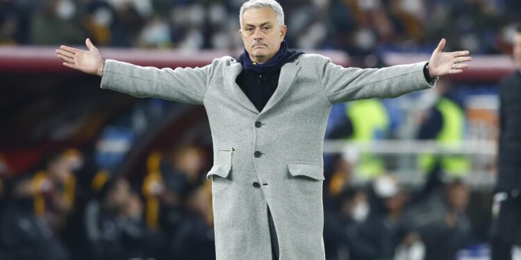 Жозе Моуринью: «Рома» не может просто купить Мудрика за 100 миллионов евро» (16 января 2023 г.) — Новости футбола