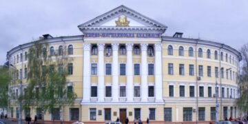 У стінах Могилянки заборонили вживати російську мову