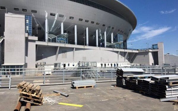 Як виглядають «ляпи» арени у Росії, яка коштувала понад мільярд доларів