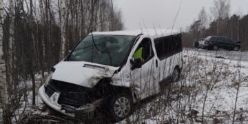 Внаслідок карколомної ДТП на Рівненщині пошкоджені 4 автівки та постраждали 6 людей. ФОТО | Кримінальні новини