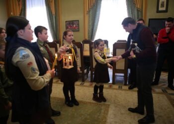 На Львівщину прибув Вифлеємський вогонь миру – Новини Львова та області