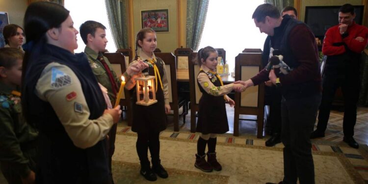 На Львівщину прибув Вифлеємський вогонь миру – Новини Львова та області