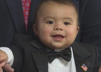 Маленький хлопчик став мером міста у США, і це не жарт