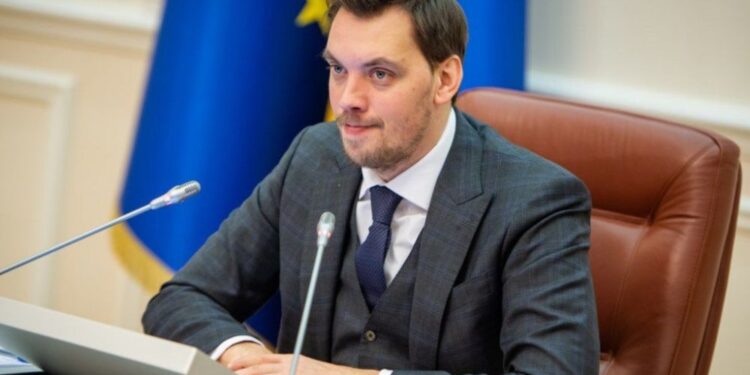 Прем’єр України, оголосив про зниження вартості комунальних послуг в платіжках українців на 300-400 гривень