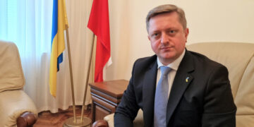 Більшість біженців хочуть повернутися з Польщі до України — посол Зварич