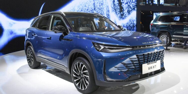 Готовящийся к дебюту в РФ флагманский кроссовер Beijing X7 пережил рестайлинг — АВТО НОВОСТИ