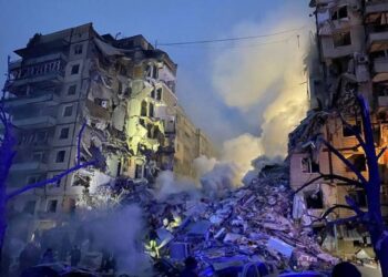 Кількість загиблих унаслідок російського ракетного удару по житловому будинку в Дніпрі зросла до 21 людини