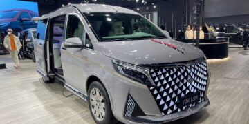 Mercedes-Benz V-класса в китайском тюнинге: гигантский «гриль», красное знамя и мрамор — АВТО НОВОСТИ