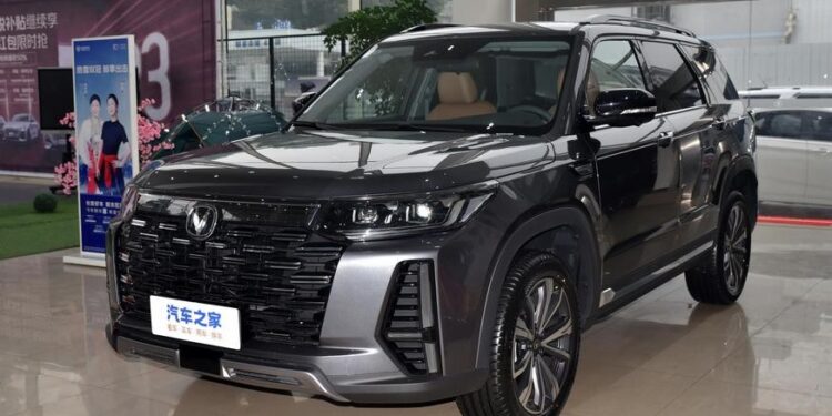 Рестайлинговый Changan CS95 готов к старту продаж: с салоном не заморачивались — АВТО НОВОСТИ