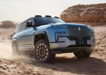 Роскошный рамный внедорожник BYD дебютировал вместе с неанонсированным суперкаром — АВТО НОВОСТИ