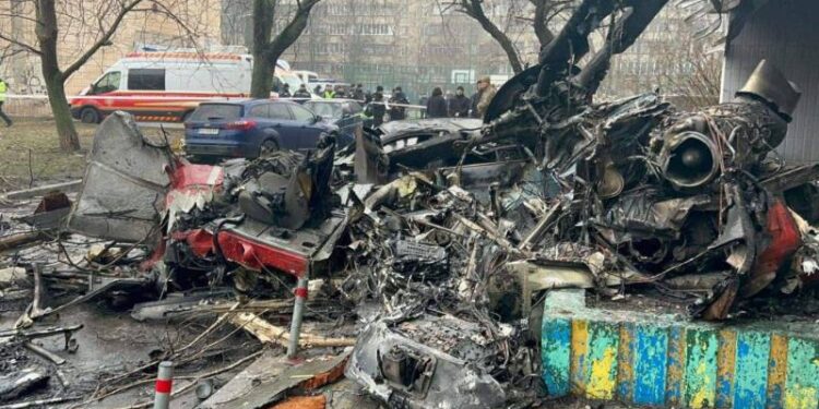 СБУ розглядає три версії причини падіння гелікоптера у Броварах