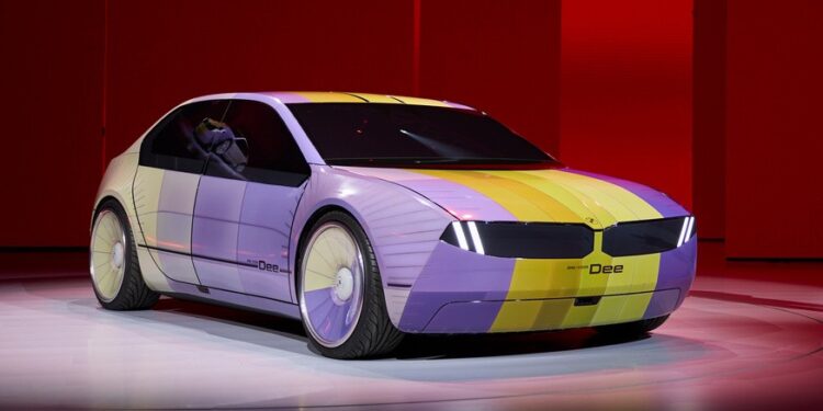 Седан BMW i Vision Dee: меняющий цвет кузов, нормальные «ноздри» и Шварценеггер — АВТО НОВОСТИ