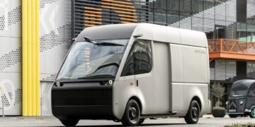Стартап Arrival Дениса Свердлова сокращает 50% персонала и переносит производство в США — АВТО НОВОСТИ