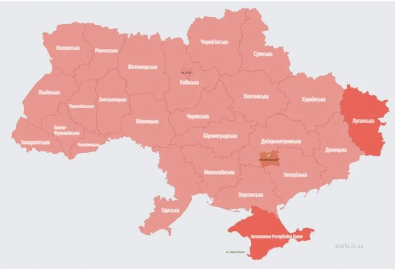 Україна різко "почервоніла": у Білорусі підняли винищувачі