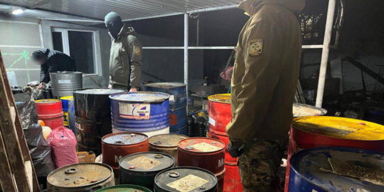 В Ізмаїлі знайшли шість тонн дизпалива, яке зливали з суден УДП