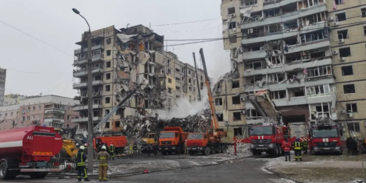 Загинуло 30 людей, доля десятків осіб невідома: нові деталі та фото трагедії у Дніпрі