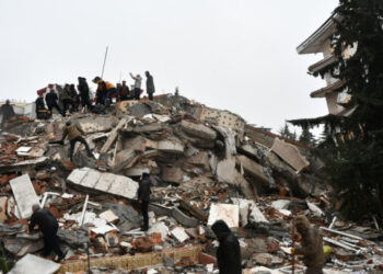 Україна запропонувала Туреччині допомогу в рятувальній операції — Зеленський