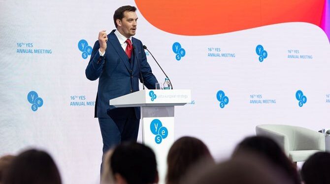 Гончарук запропонував з’єднати Чорне і Балтійське моря