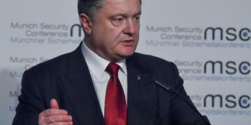 Президент зажадав від олігархів повернути в Україну валюту