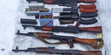 На Житомирщині у чоловіка вилучено майже 2 000 одиниць зброї, вибухівки та боєприпасів. ФОТО | Кримінальні новини