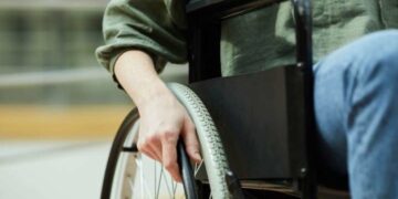 У Кабміні пояснили, як за кордоном оформити довідку про інвалідність