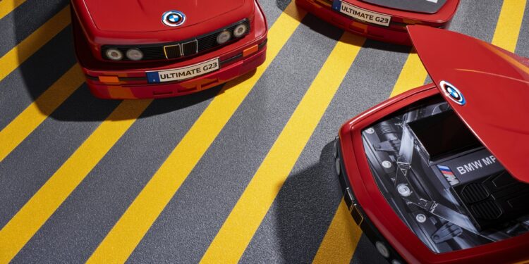 Для влюблённых в М: флагманский смартфон Samsung в упаковке BMW M3 поколения Е30 — АВТО НОВОСТИ